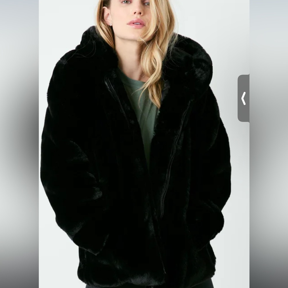 Apparis Coat beautiful great condition 🌻